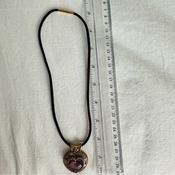 Sajen Vintage Heart Designer Pendant on Black Silk Cord - Picture 12 of 12